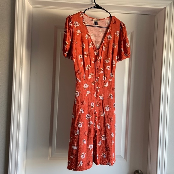 Universal Thread Coral Short Sleeve Dress Mini Floral Wrap - Picture 3 of 11
